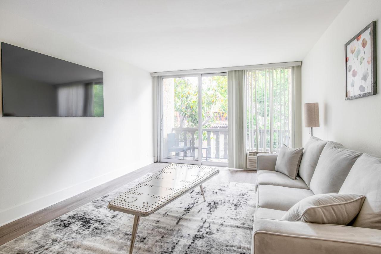 New Luxury Apartment Weho Boys Town Los Angeles Exterior photo